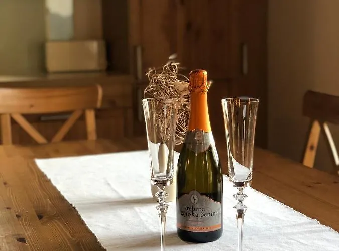 Gozdarjeva Koca Nad Rimskimi Toplicami * Dol pri Hrastniku