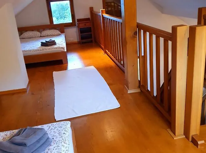 Nyaraló Gozdarjeva Koca Nad Rimskimi Toplicami *